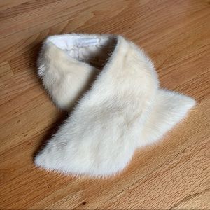 Vintage white rabbit fur collar scarf